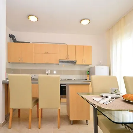 Mlasina-6 By Interhome * Нин