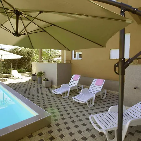 Apartamento Mlasina-6 By Interhome *