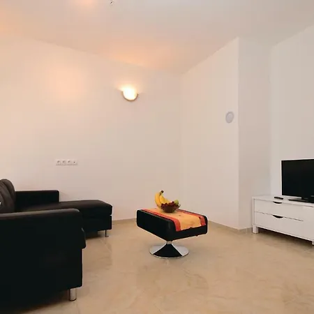 Mlasina-6 By Interhome Apartamento Nin