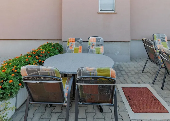 Apartamento Mlasina-6 By Interhome Nin